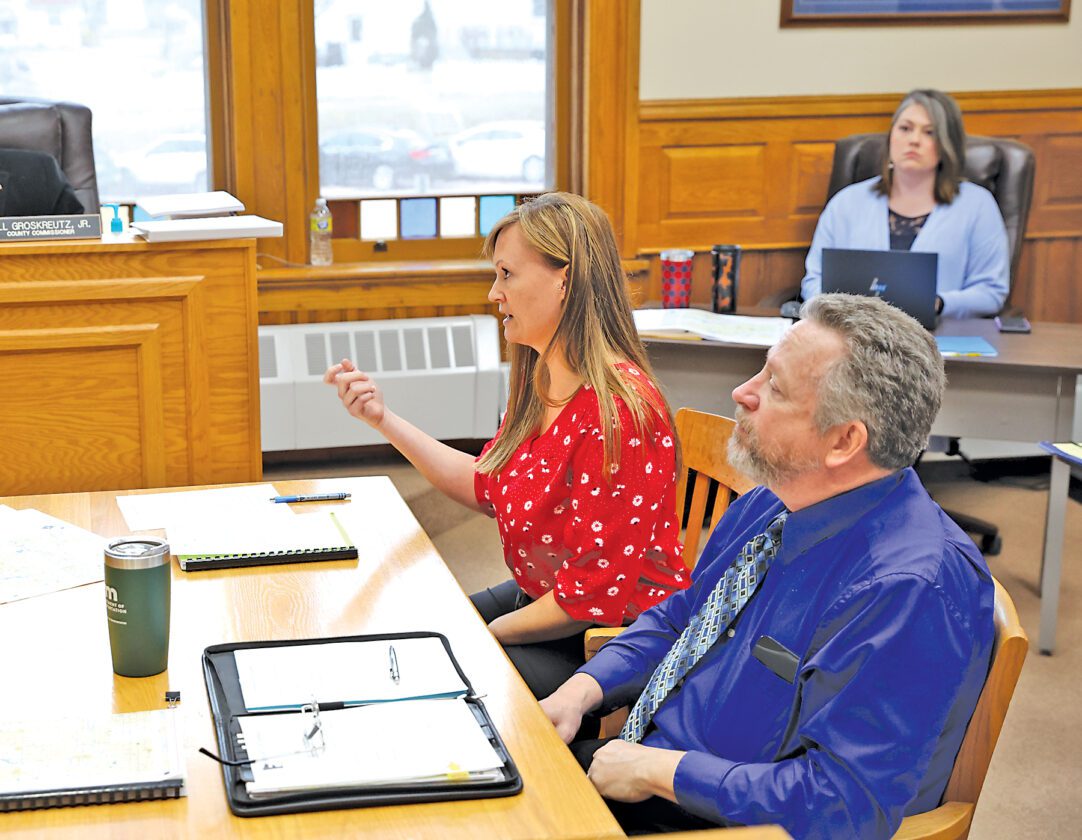 Board discusses credit card usage | News, Sports, Jobs - Faribault County Register - Vimarsana News